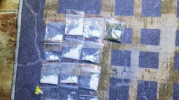 Столични полицаи задържаха дилър с много видове наркотици