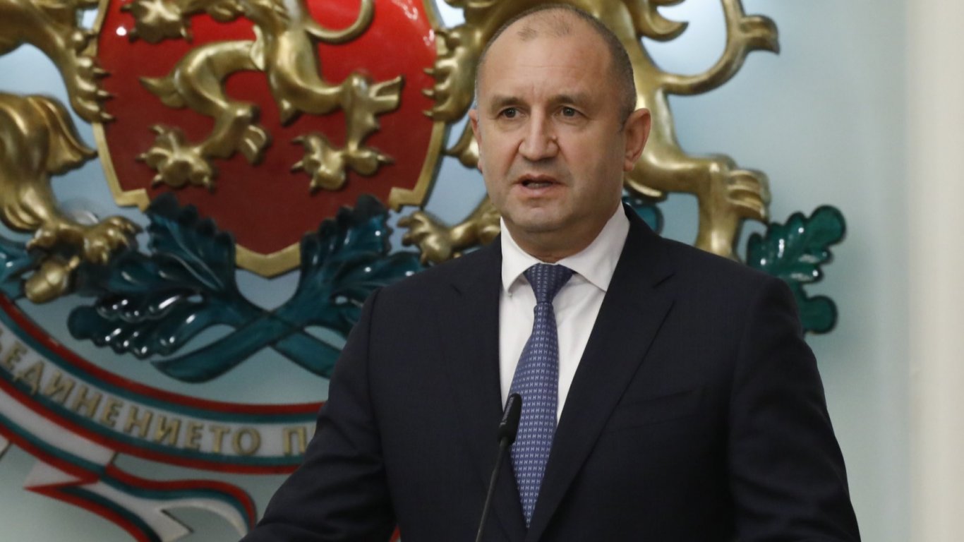 Президентът издаде указ парламентът да гласува проф. Габровски за премиер