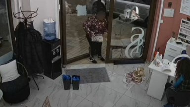 Крадла се възползва от добротата на една жена за да