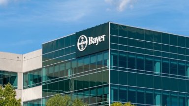 Рекорден срив на акциите на Bayer след прекратено изпитване на ново лекарство