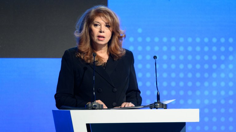Илияна Йотова: Еврото устоя на всички кризи през последните 20 г. То е инструмент, а не цел (видео/снимки)