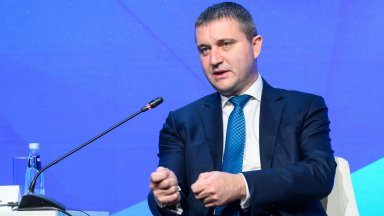 Разбира се че съм член на ГЕРБ не съм