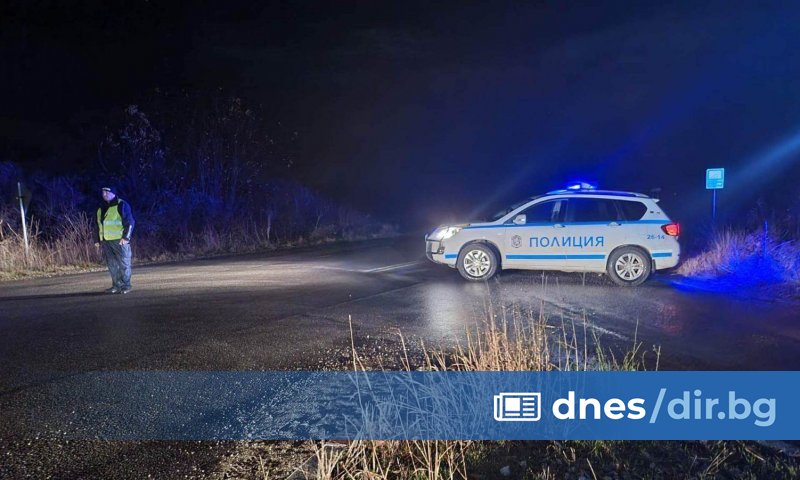 Катастрофа между два автомобила  камион е станала на пътя София-Варна след