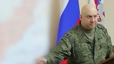 Генерал Армагедон дисциплинира и стабилизира руските сили в Украйна пише