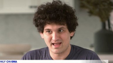 Властите на Бахамските острови казаха че бившият главен изпълнителен директор