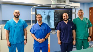 Лекари от университетската болница във Варна спасиха пациент с разкъсана аорта