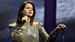 Лана Дел Рей разкрива своя личен свят в новия си албум