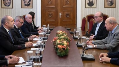 Президентът се срещна с доставчика и производител на поръчаните и