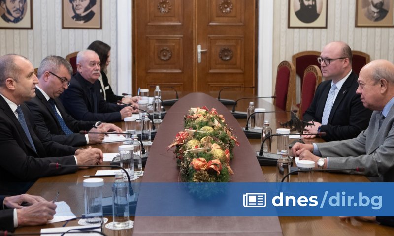 Президентът се срещна с доставчика и производител на поръчаните и