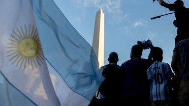 Аржентина върна национализма във футбола на бял кон