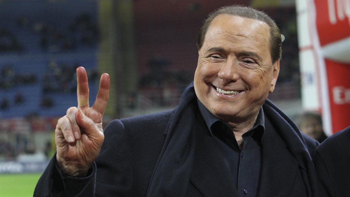 Предпразнично: Берлускони обеща автобус с проститутки на Антов и компания