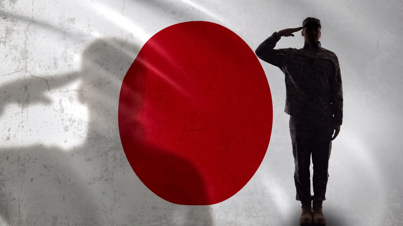 Япония обявява историческа ревизия на военната си доктрина