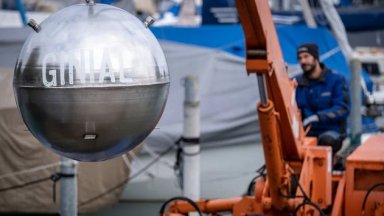 Стоманен контейнер тежащ 800 килограма и ползван за отлежаване на