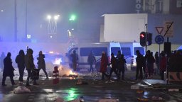 Стотици арестувани в Брюксел и Париж заради безредиците след мача Франция-Мароко