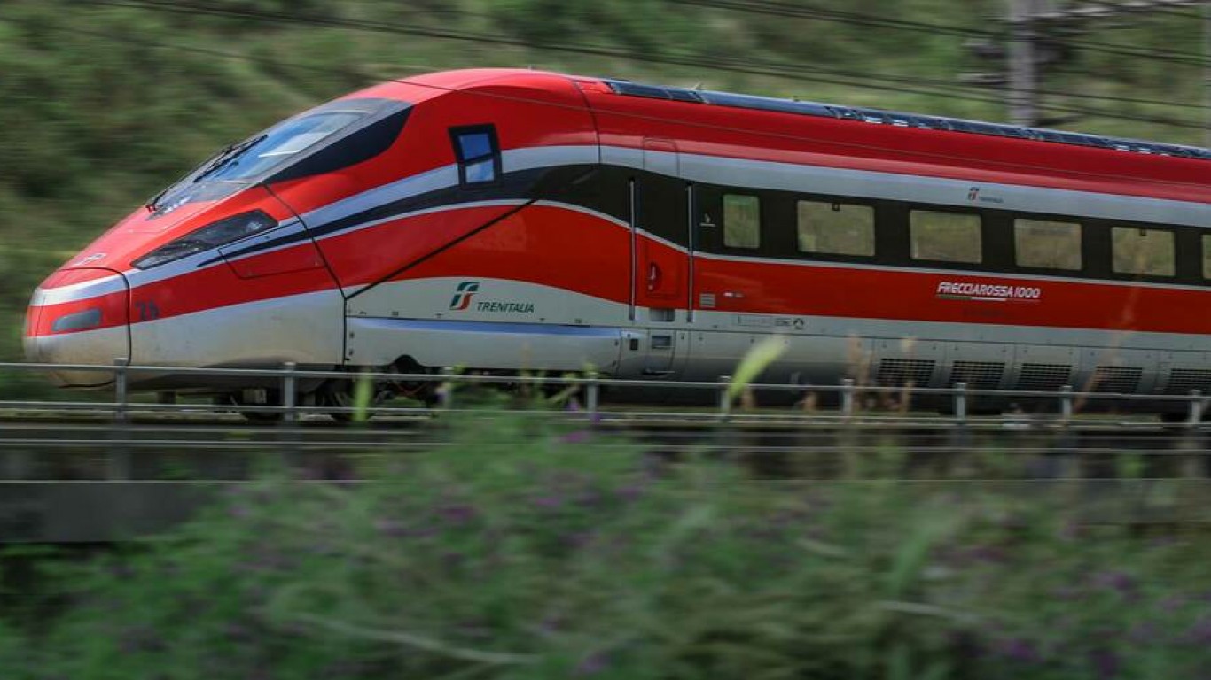 Влак ще свързва Париж и Мадрид