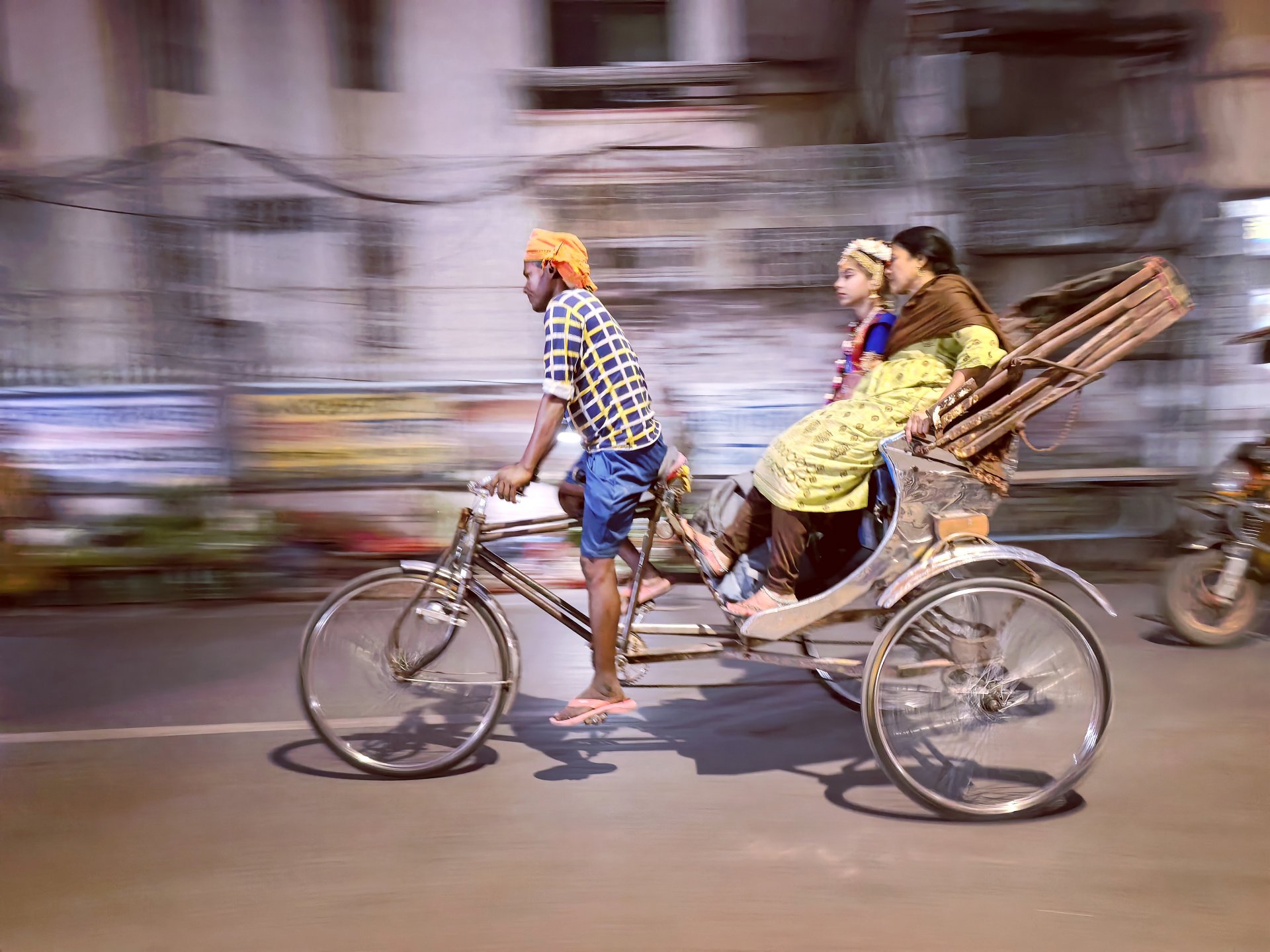 A moving rickshaw (Движеща се рикша)