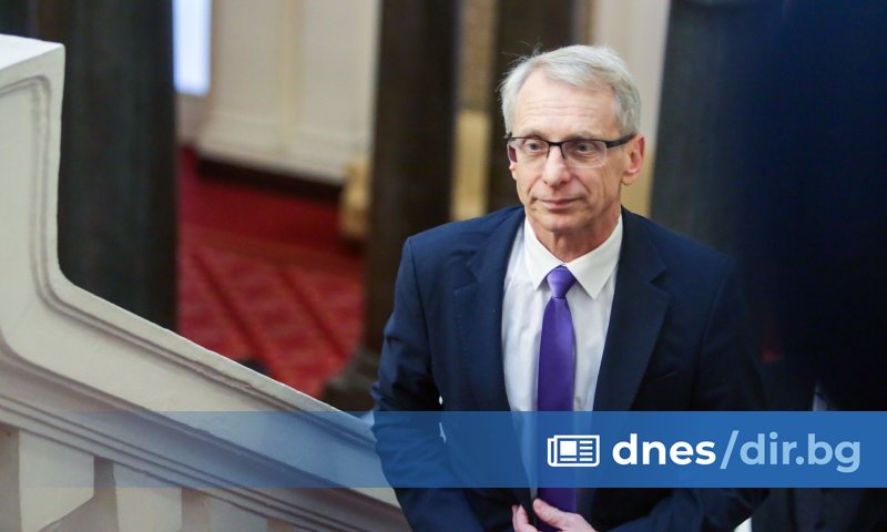 Опитваме се от една страна да направим правителство, което да