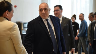 България е на прага на криза подобна на гръцката каза