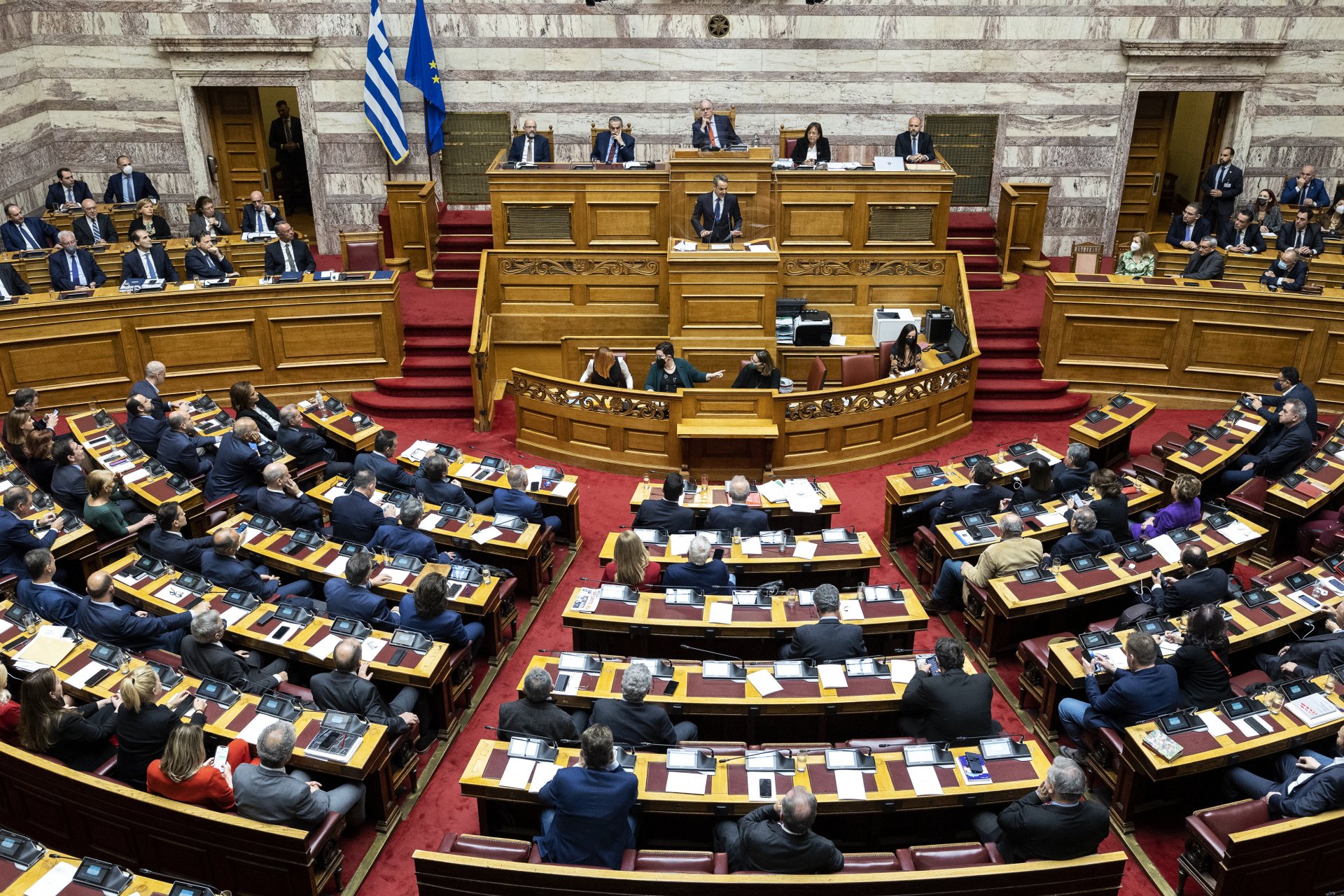 18 декември 2022 г. Парламентът на Гърция приема бюджета за 2023 г. Кириакос Мицотакис защитава проекта от трибуната