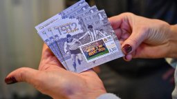 Валидираха пощенска марка "110 години Ботев Пловдив" (снимки)