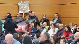 След протести: Общинските съветници в Пловдив спряха пробива до Водната палата (снимки)