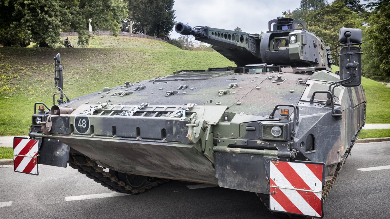 Повреди на нов БТР за оперативните сили на НАТО накараха Берлин да спре закупуването му 