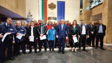 Министърът на вътрешните работи Иван Демерджиев награди полицаи представители на