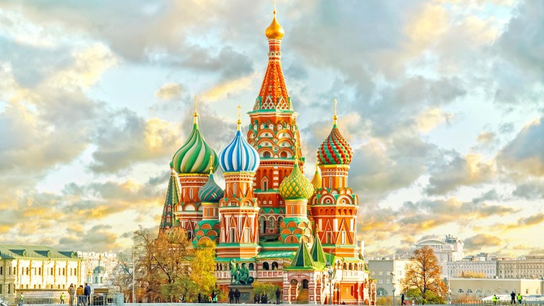 Заради спрените екскурзии до Русия, загубите за туристическия бранш ще бъдат огромни