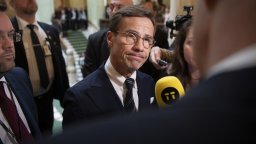 "Не сме гласували за ChatGPT": Шведският премиер е критикуван за използване на AI