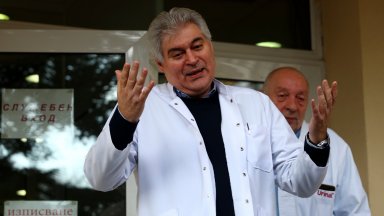 С ръководния си пост се разделя д р Румен Велев който