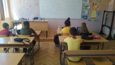 Шестокласничка от многодетно семейство получи подкрепа по проект Равен достъп