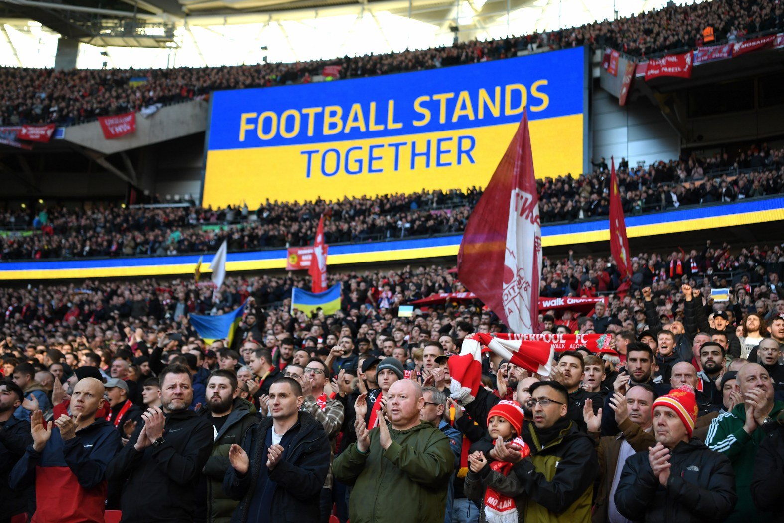 Футболният свят се обедини в подкрепа на Украйна