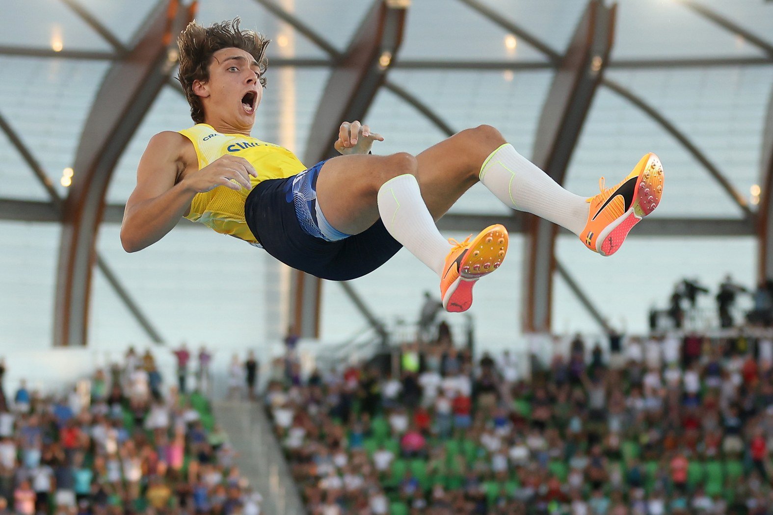 Мондо Дуплантис отново чупи световния рекорд в овчарския скок. Реакцията му е безценна