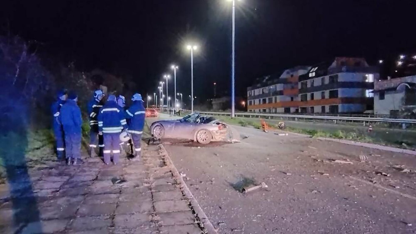 Млад шофьор и дете загинаха при тежка катастрофа в Шумен
