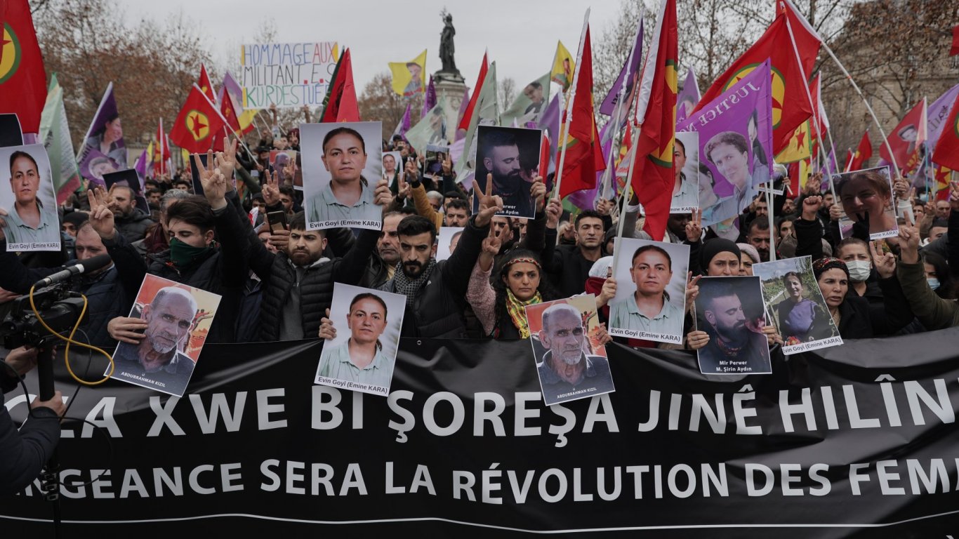 Убийството на кюрди в Париж: Разследват расистки подбуди на извършителя