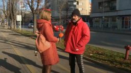 Бездомник от Варна върна изгубено портмоне с пари на собственичката му