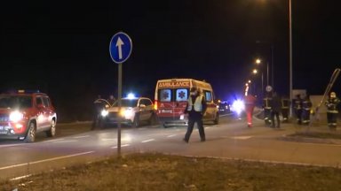 Товарен влак с амоняк дерайлира край Пирот, затвориха магистралата към България