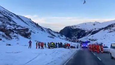 Спасиха всички скиори, намирали се в неизвестност след падането на лавината в Австрия (видео)