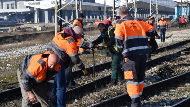 Бързият влак от София към Варна е престоял на гара