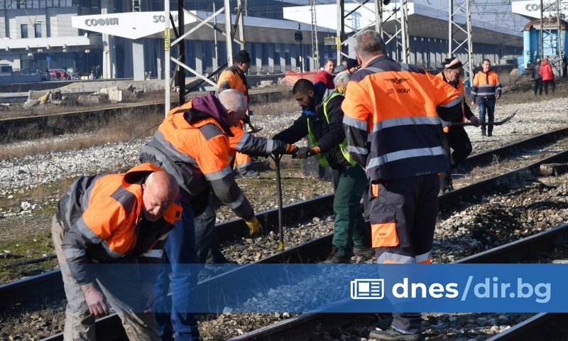 Бързият влак от София към Варна е престоял на гара