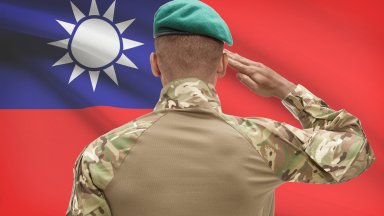 Властите в Тайван удължиха срока на задължителната военна служба на 1 г. заради Китай