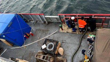 В ранните сутрешни часове на 31 декември българският научноизследователски кораб