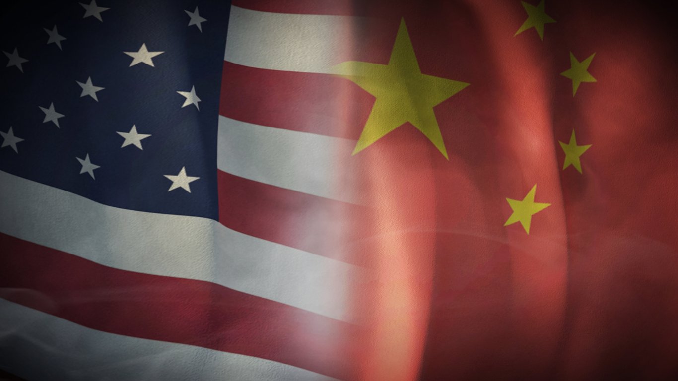 Китайски военен самолет се приближи на 3 метра от американски