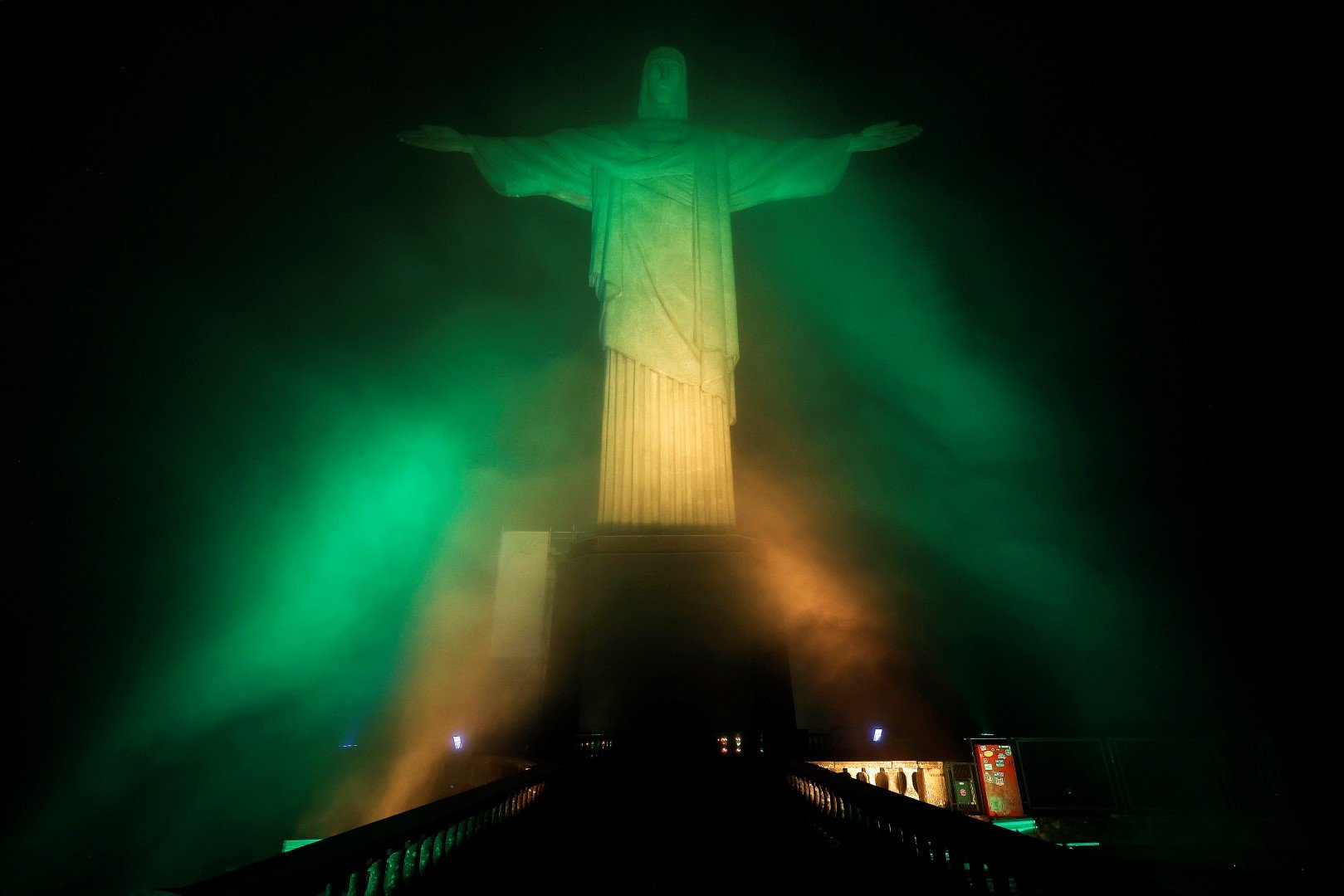 Статуята на Исус в Рио