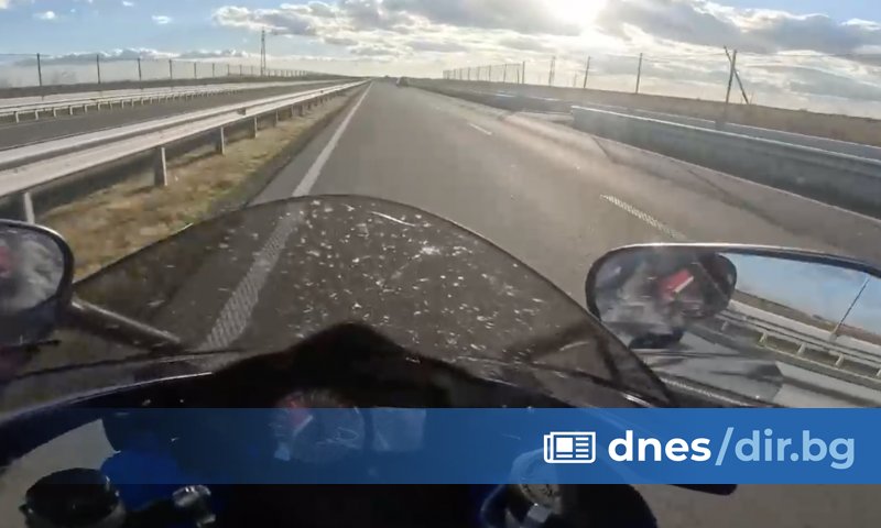 27-годишен моторист измина 35-те километра от Несебър до Бургас за 13 минути. При