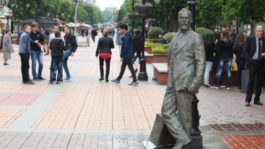 В научния доклад на проф Христова се посочват още два