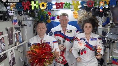 Руските космонавти посрещат Нова година с черен хайвер и белуга 