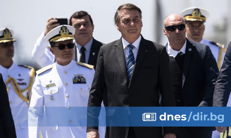 Бразилският президент Жаир Болсонаро се сбогува днес в Туитър със