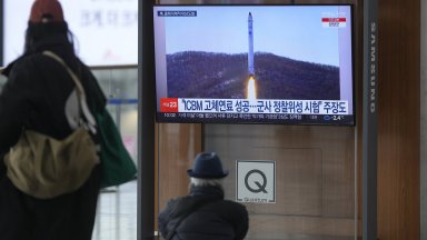Северна Корея изстреля тази сутрин три балистични ракети с малък