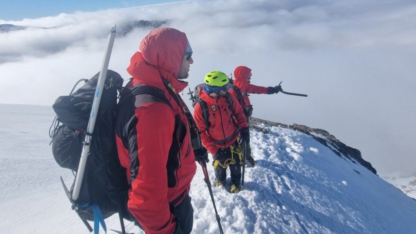 Спряха издирването на изчезналия под връх Вихрен турист (снимки)